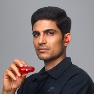 beats Solo Buds — Auricolari Bluetooth Wireless | 18 ore di autonomia | Compatibilità Apple e Android | Microfono integrato – Rosso trasparente